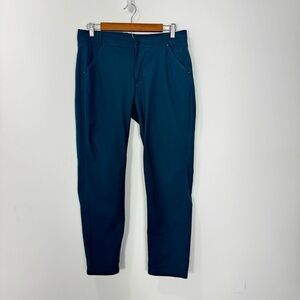 Lululemon Women’s Slim Fit Pants in Teal Size 10 Commute Office Travel